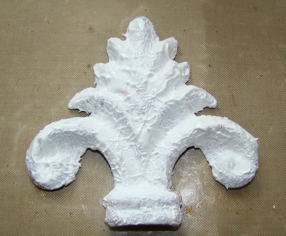 To alter my Melissa Frances Appliques I applied Sorbet paint in Splash using a sponge to get that wonderful texture. Allow to dry.