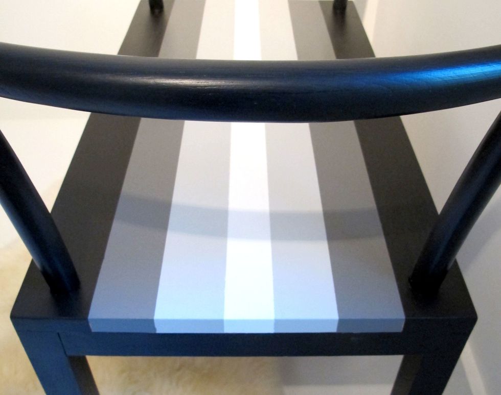 To complete my color gradient I painted the center stripe with Glidden Innocent White. Once dry, I peeled off the painters tape for the grand reveal.