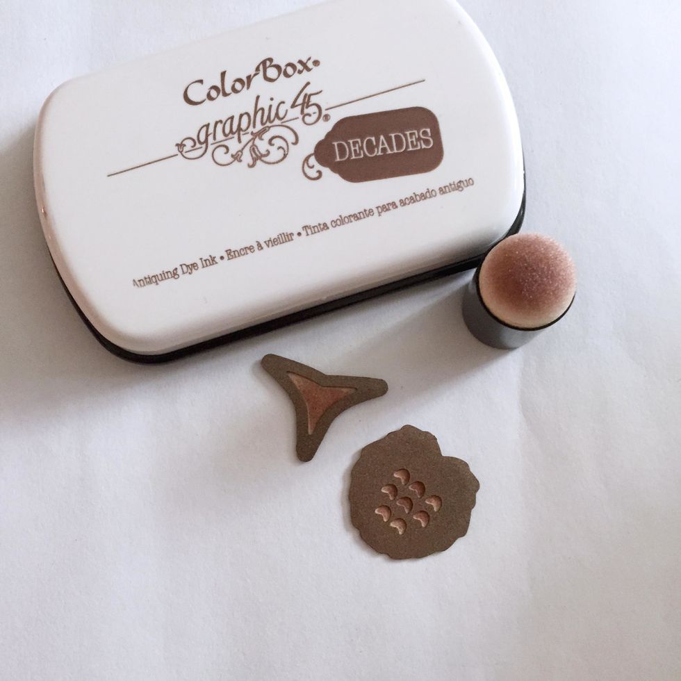 To create some dimensions, place the forehead and the belly of the owl back to their respective dies and ink them through as shown.