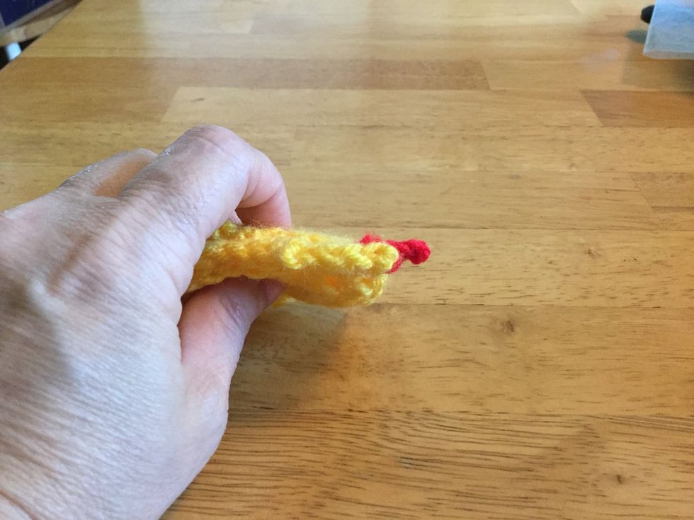 To create the crest start in the second DC from the front of the rooster.