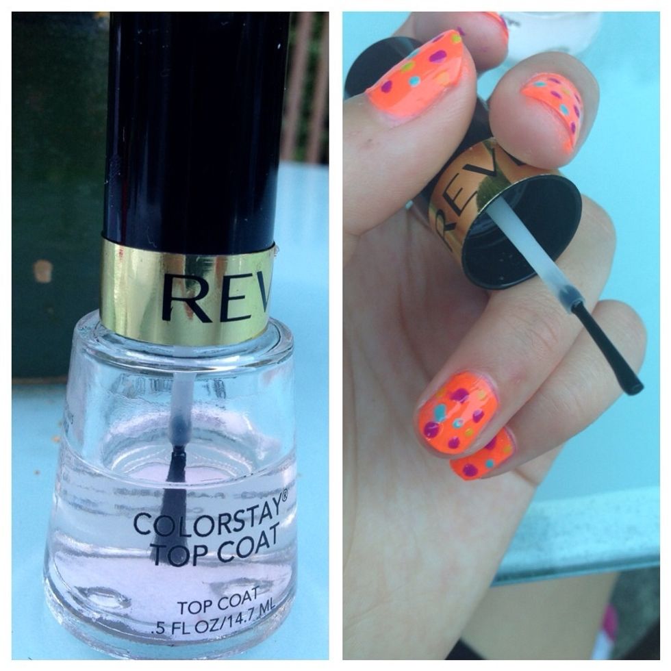 To finish off this look and give it a glossy shine add a top coat. I'm using 'REVLON - Color stay top coat'