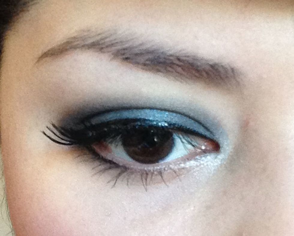 To finish the look I've applied some liquid eyeliner. I am using L'oreal's Carbon Black Liner Intense and false eyelashes from E.L.F. I've applied Smashbox Full Exposure mascara to my bottom lashes.