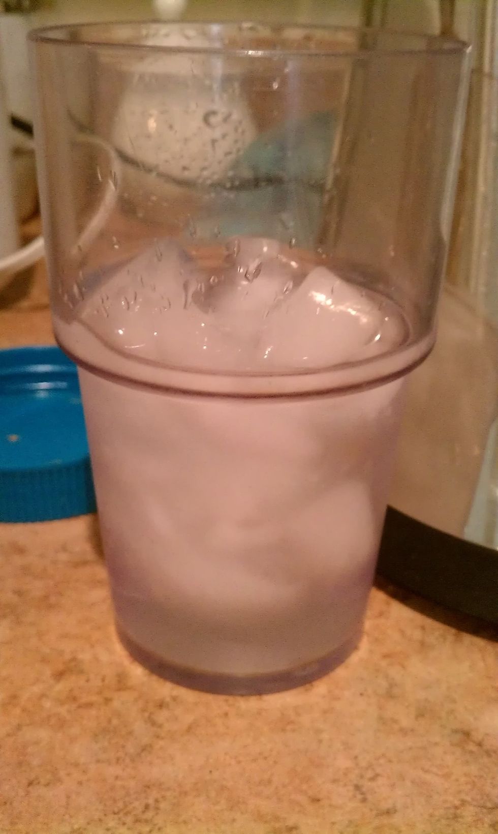 to get the right amount of shake i like to fill half of the cup i will be using with water and ice