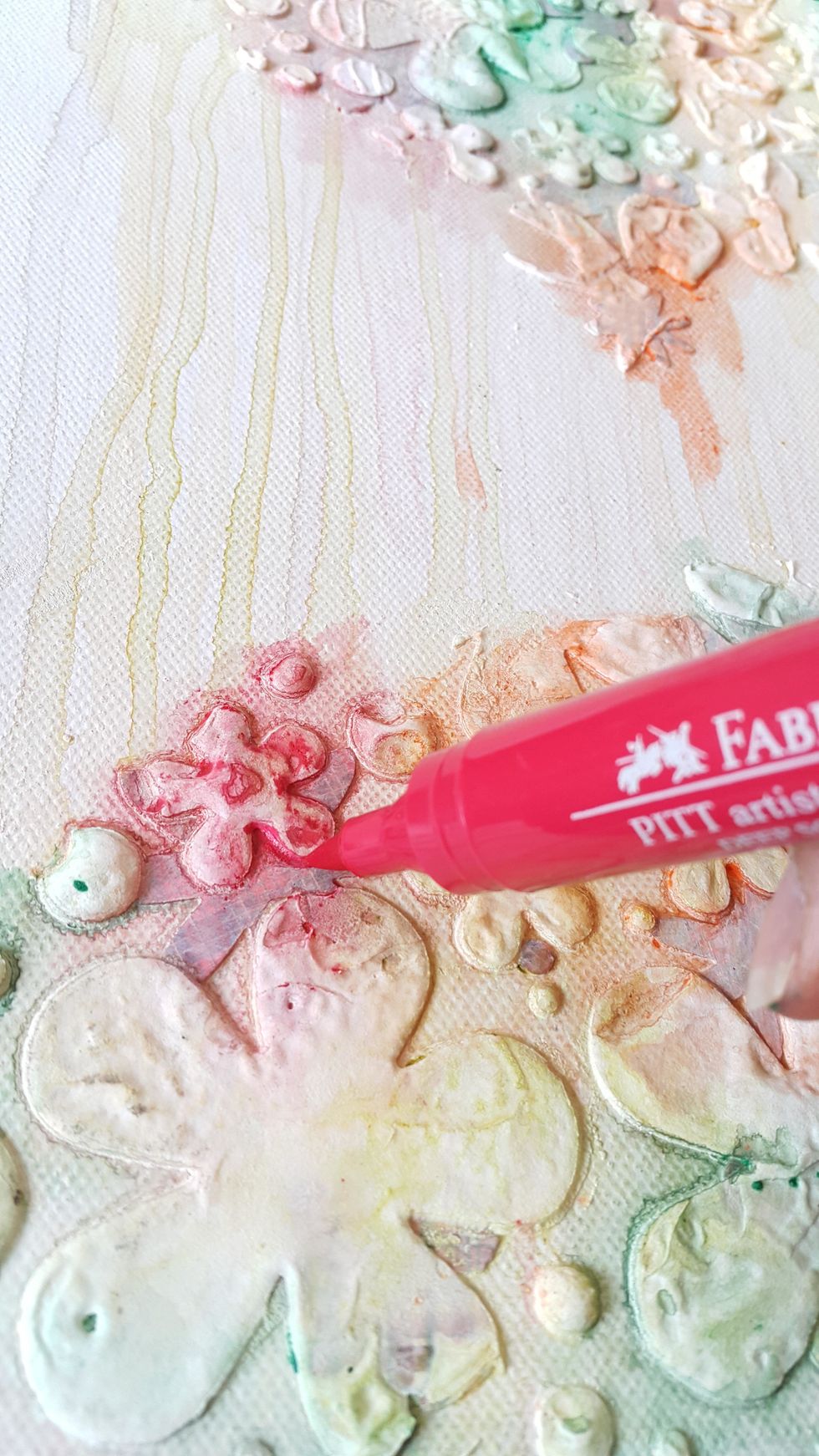 To highlight some of the flowers, use various colors of Faber-Castell PITT Big Brush