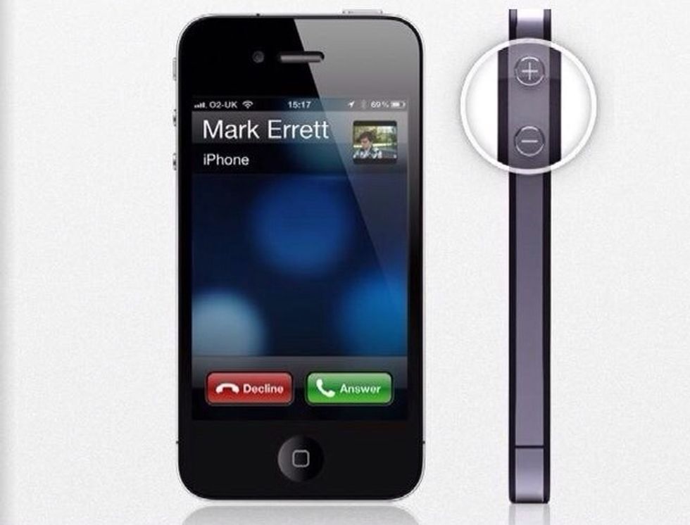 To immediately silent your phone and stop it from vibrating press one of the Volume buttons. To the caller, it seems like its still ringing.