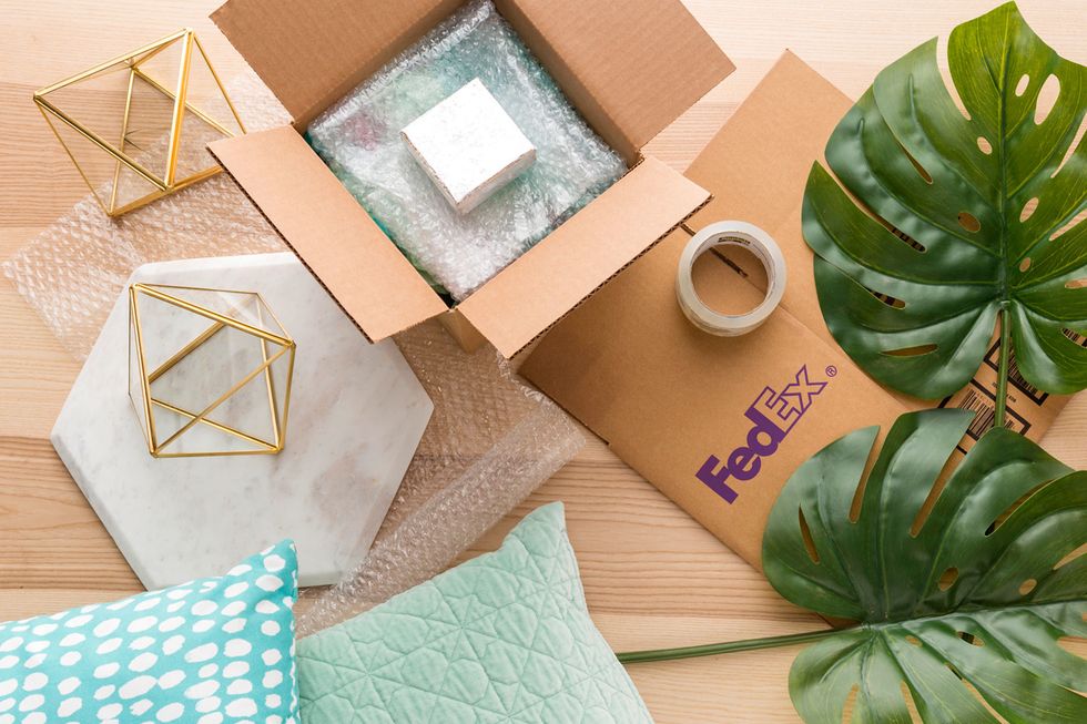 To learn more about setting up your booth, check out our FREE \u2018How To Sell At Craft Fairs Online Class\u2019 sponsored by FedEx through December 31, 2016. http://go.brit.co/2fAees9