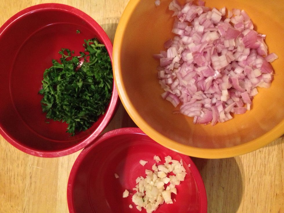 To make a sauce for your dish, use minced garlic, parsley and minced shallots.
