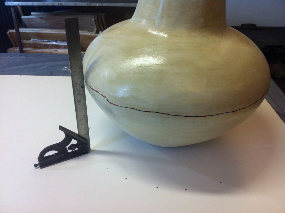 To make my parting line using foam core I cut a circle slightly smaller then the diameter.