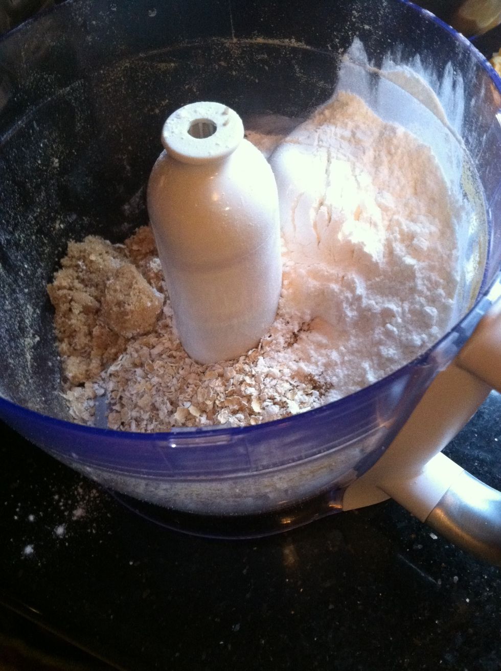 To make streusel topping, pulse flour, oats, brown sugar and cinnamon in food processor.