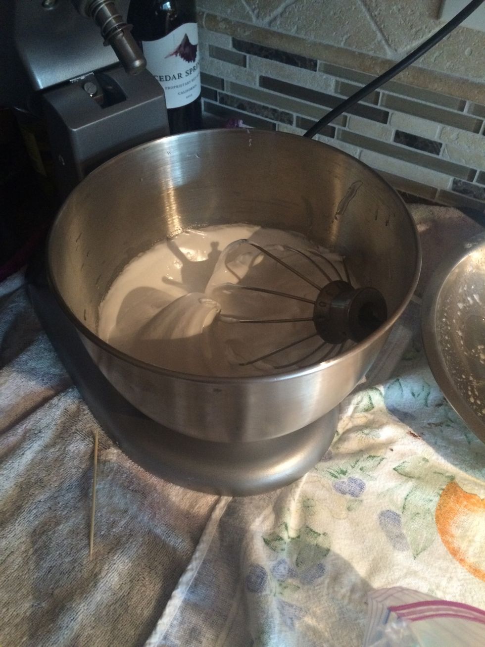 To make the meringue, put sugar, cream of tartar, and egg whites into a heatproof bowl.