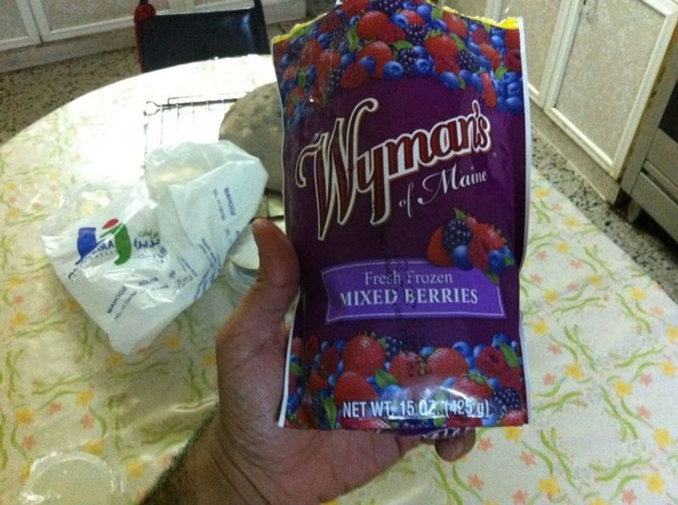 To make the mixed berries coulis, use frozen berries, they are better for this specific recipe. And cheaper too! I used half a 15 oz pack, so about 7.5 ounces.