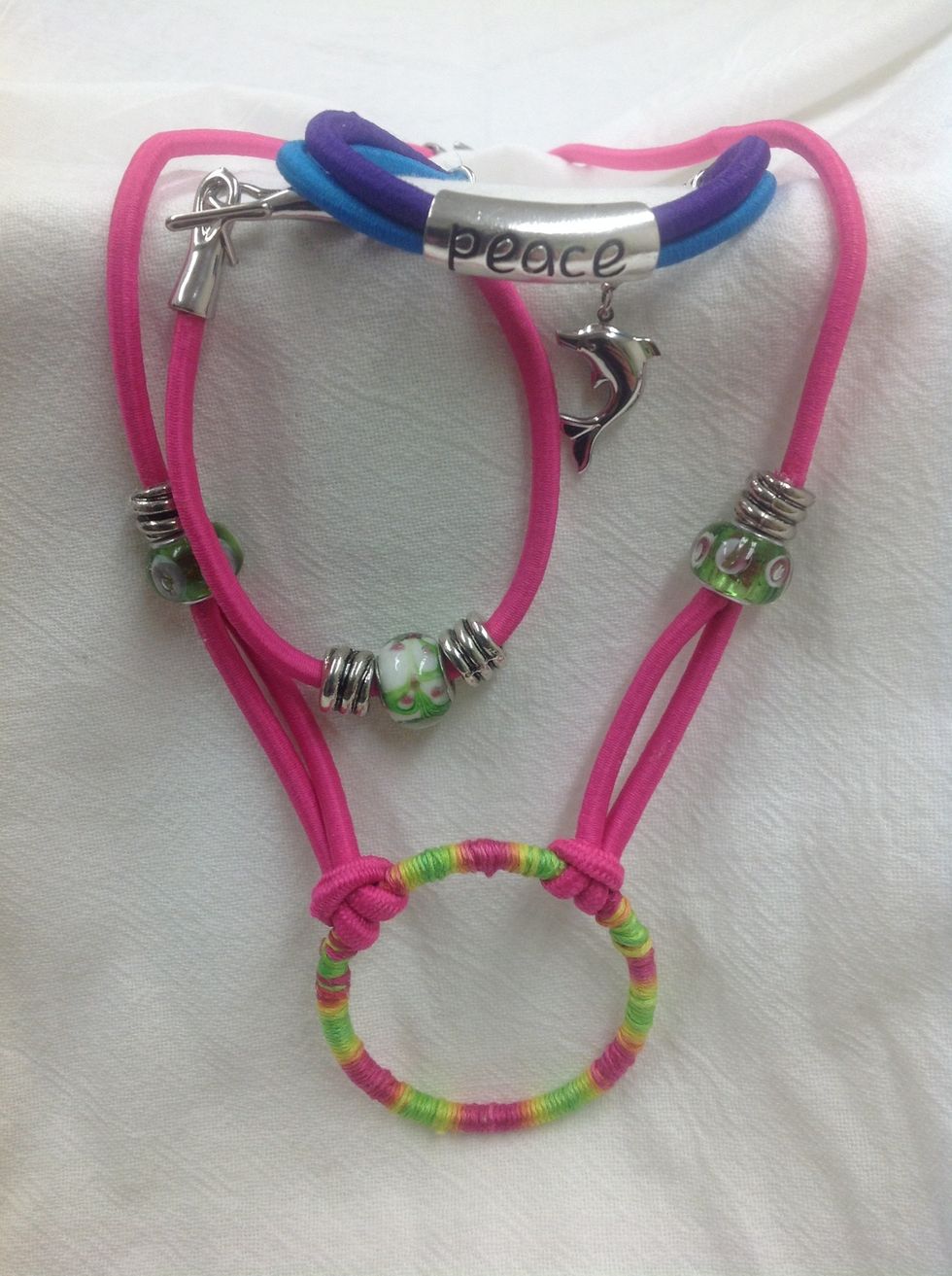 ....to make these fun bungee cord jewelry projects!