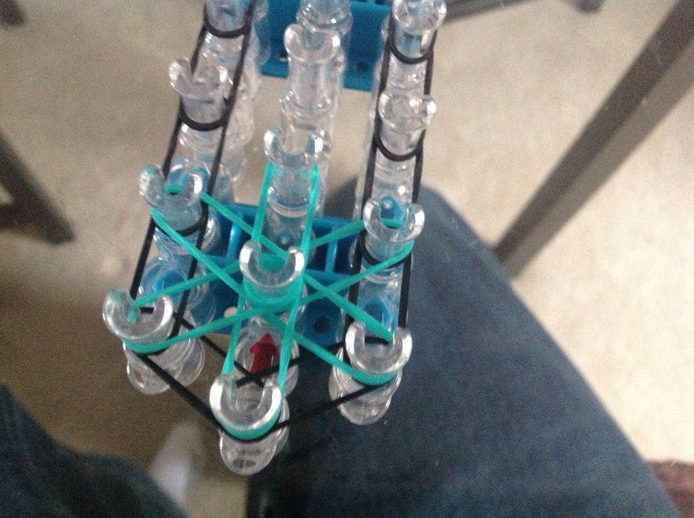 To make this but make sure the whole way up its always a clockwise formation