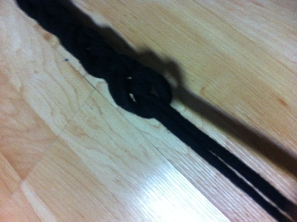 To release the knot you pull on the ends and it all comes undone (see video)