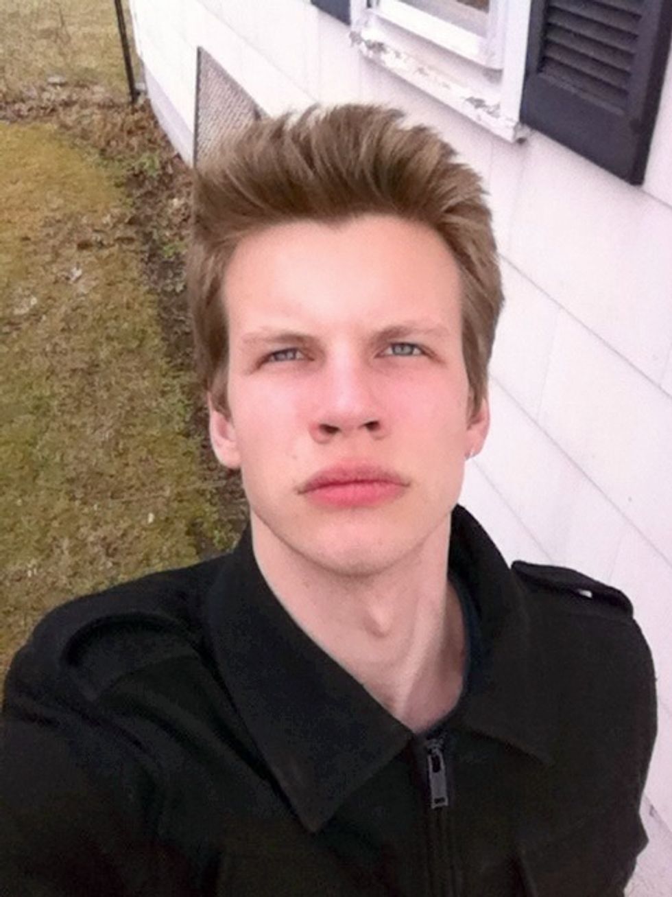 To see the top of the tree, simply raise your head to a position facing upward (using the muscles in your neck).This position may not be comfortable and for most people it can be quite hard to sustain