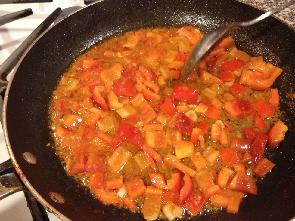 To the pan, add the last Tbs. oil and add the diced red bell pepper. Season with salt and pepper and saute for 2 minutes, until crisp-tender. Remove from heat.