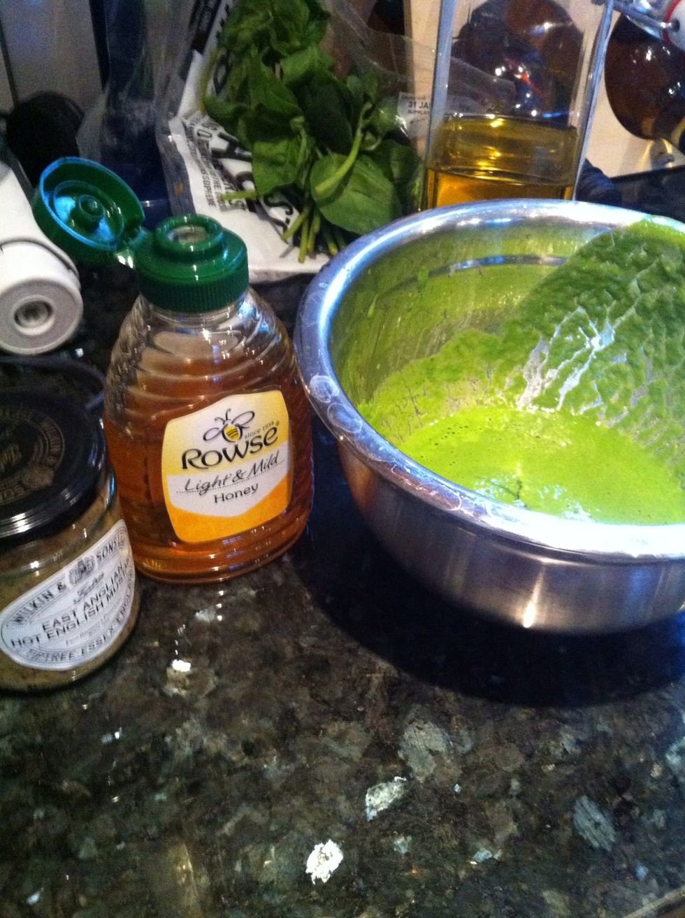 To the rest of dressing add 1 tbsp of hot mustard and the same amount of honey