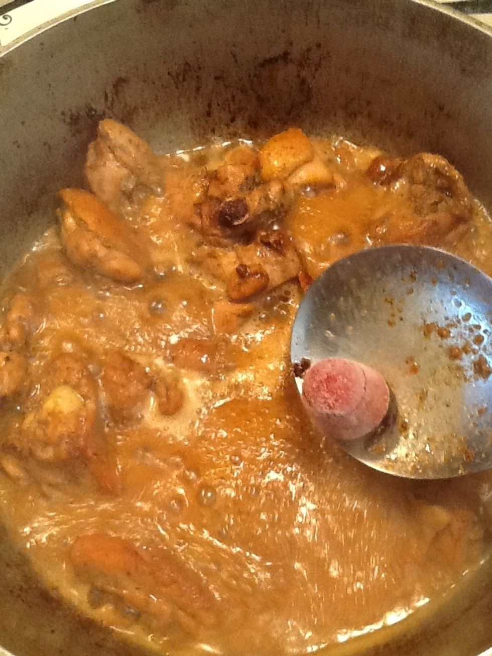 To the water add 1 tbs of tomato paste. I freeze mine that's why it looks like that\ud83d\ude0a