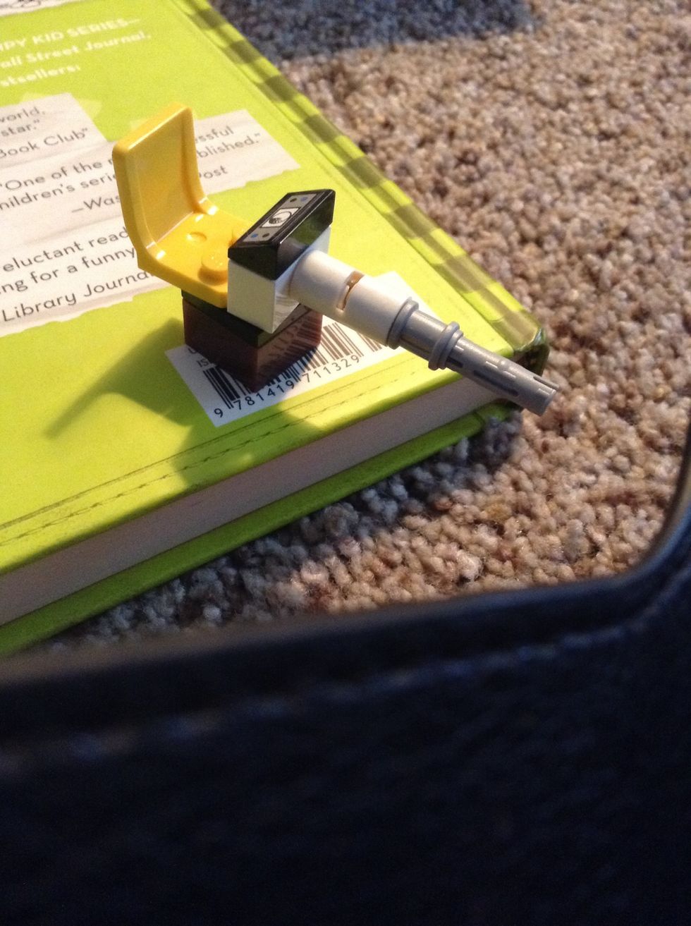 Today i am going to show you how to make this Lego mini gun