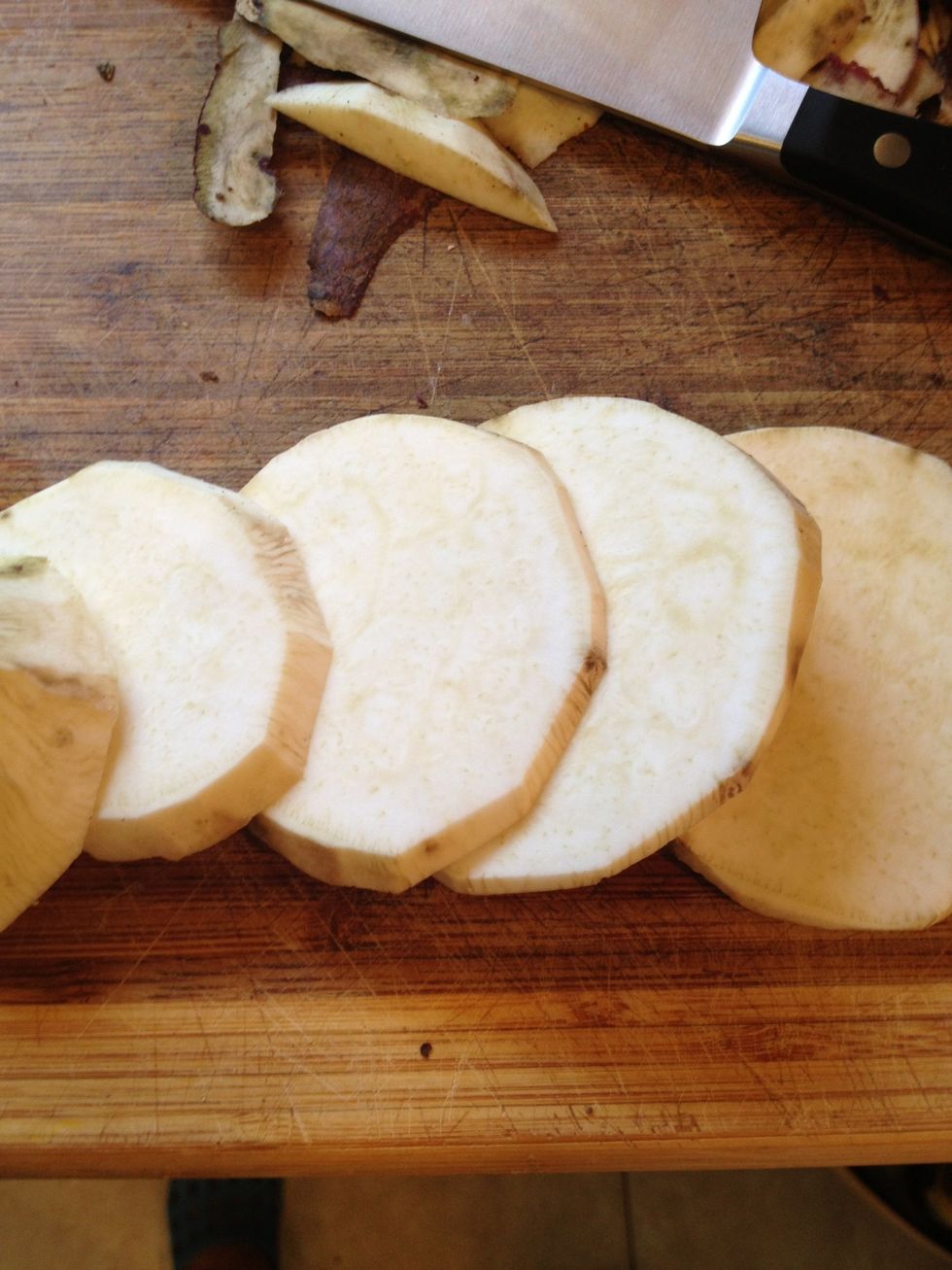 Today I will fry it. It's so good.\ud83d\ude0d Slice the batata about 1/4 inch thick. Add them to a bowl of cold,salted water. Let it sit in the water about 30 minutes.(optional)