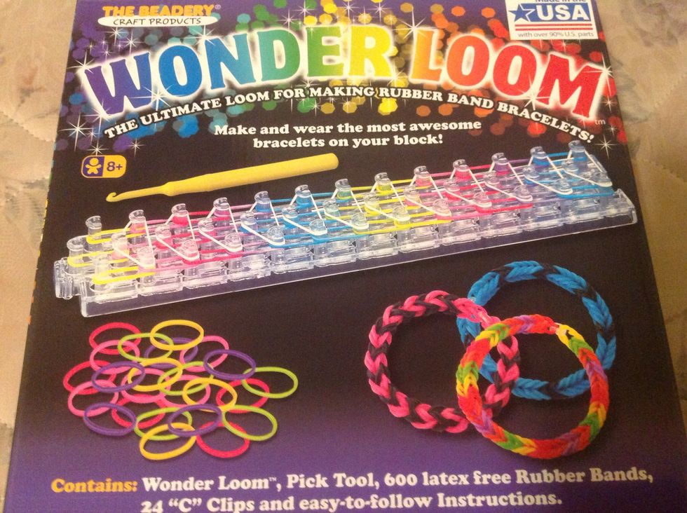 Today I will make a triple bracelet and will us the wonder loom but you can do this with any other loom