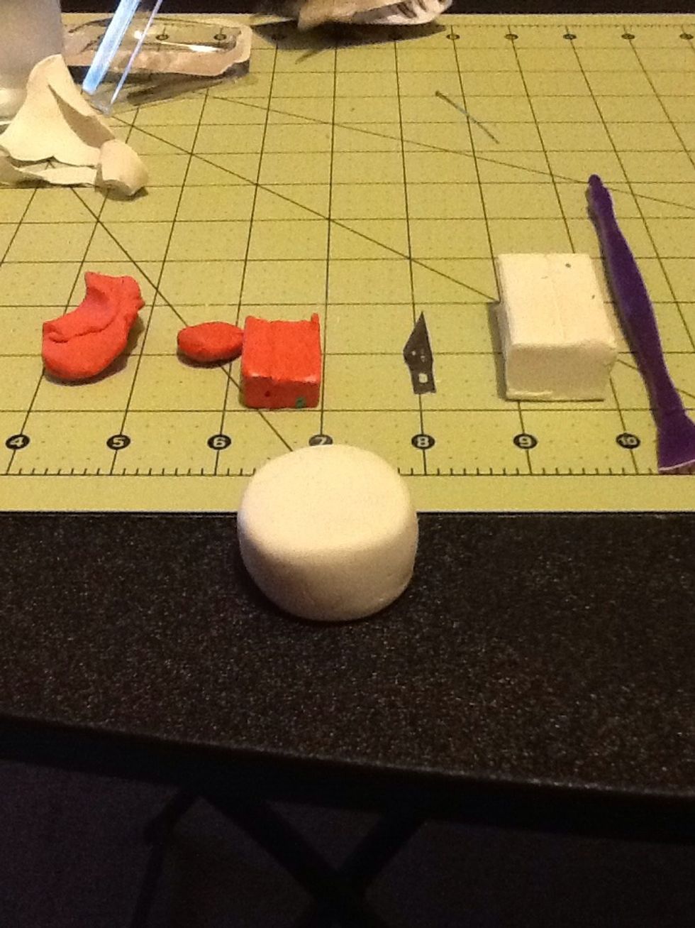 Today I will mold and bake my first double stacker cake. For beginners use primary colors, as shown above, this is the bottom pie e of your cake. The rest I will show on top. The same steps.