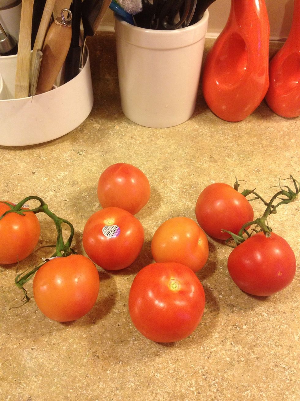 Tomatoes and mushrooms don't get sliced, just remove from steams and place in a brown paper bag