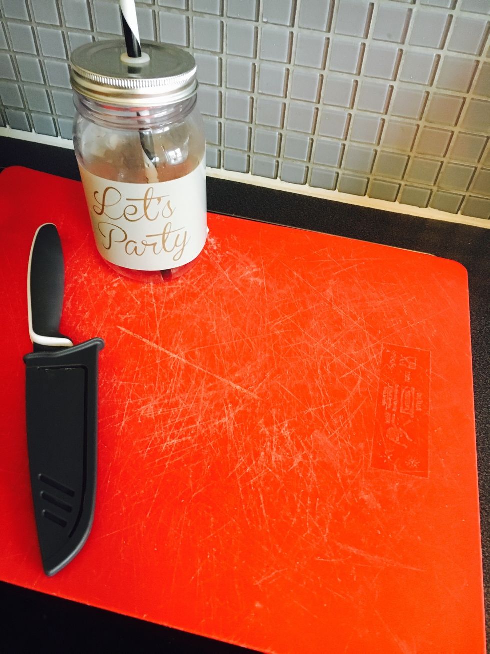 Tools: chopping board, knife, drinking glass/jar