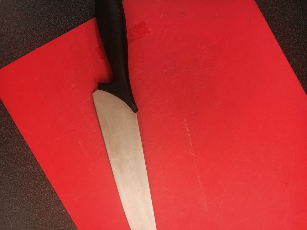 Tools cont.: chopping knife, chopping board