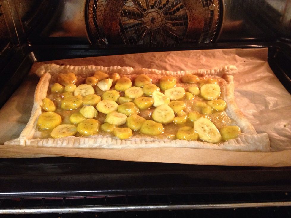 Top tart with banana mixture. Bake for about 10-15 minutes or until bananas are slightly caramelised.
