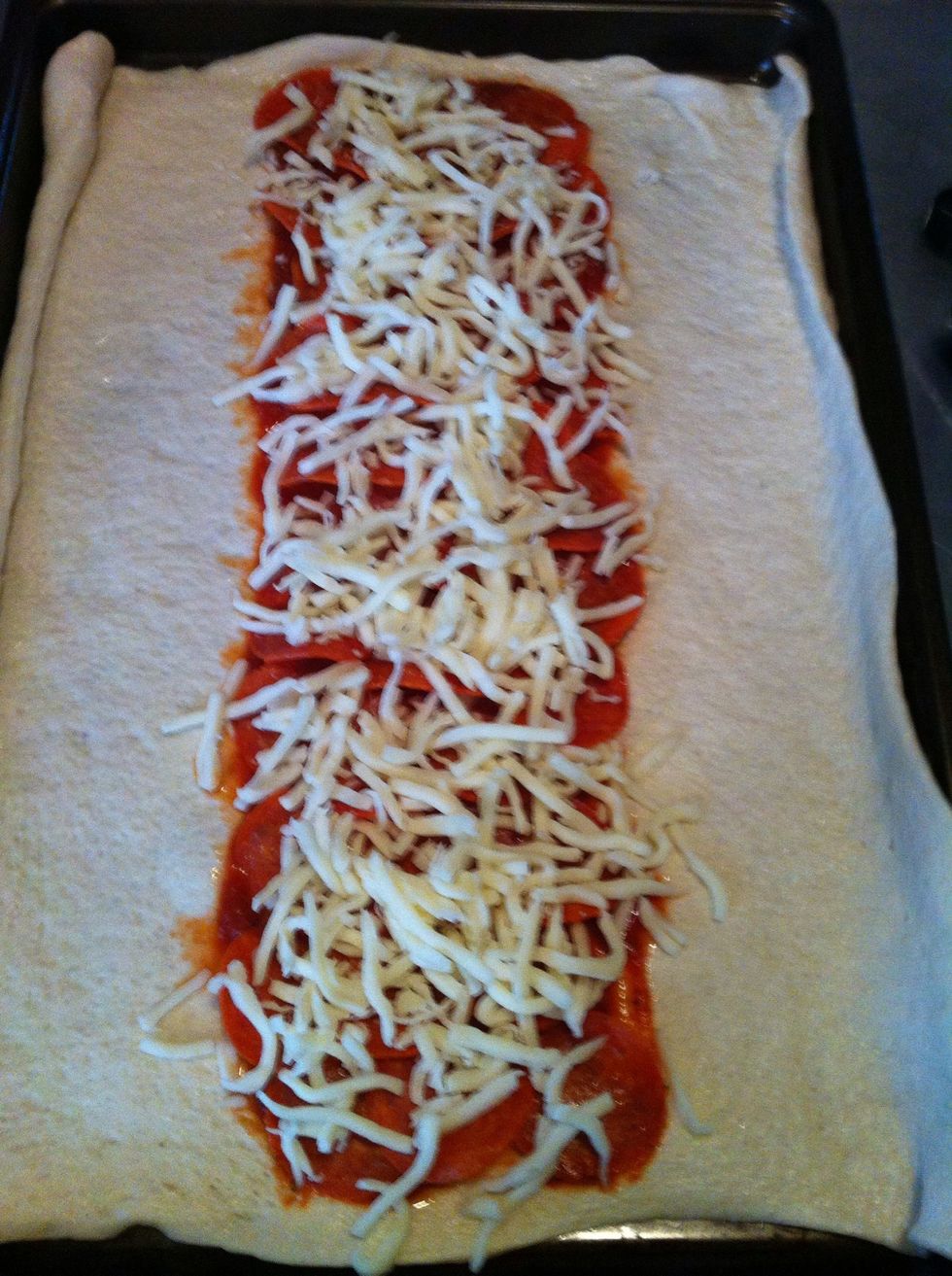 Top with shredder mozzarella... Yum!