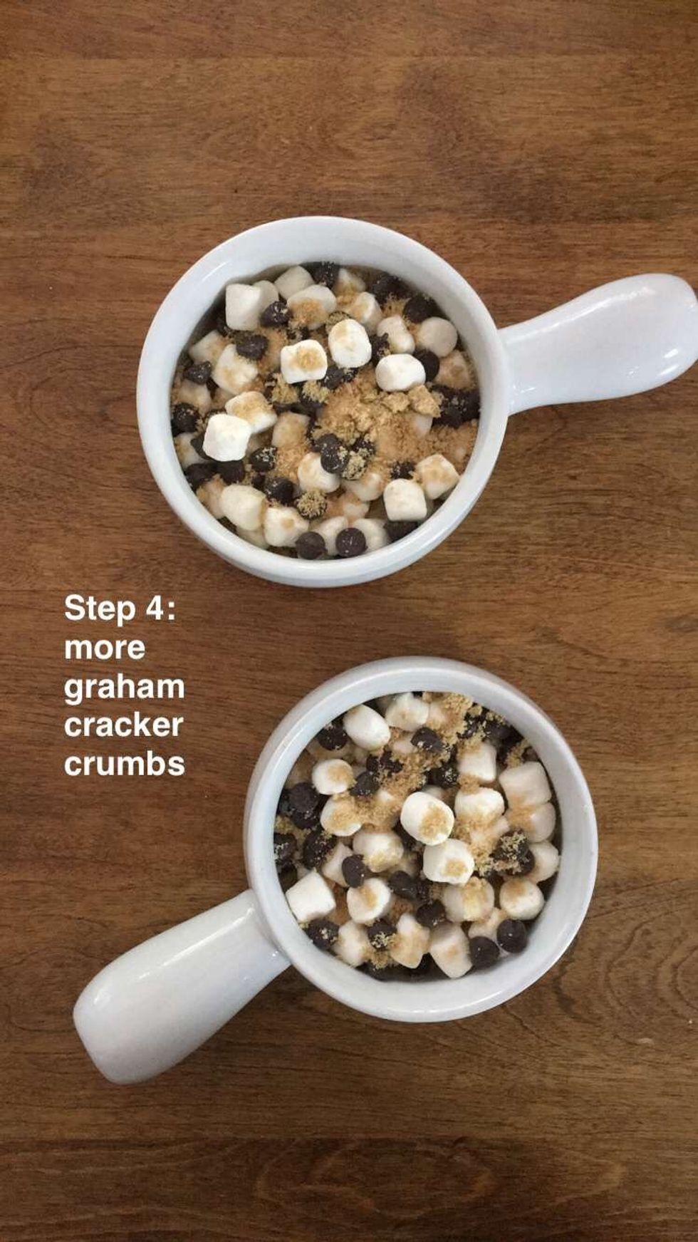 Top with some more graham cracker crumbs
