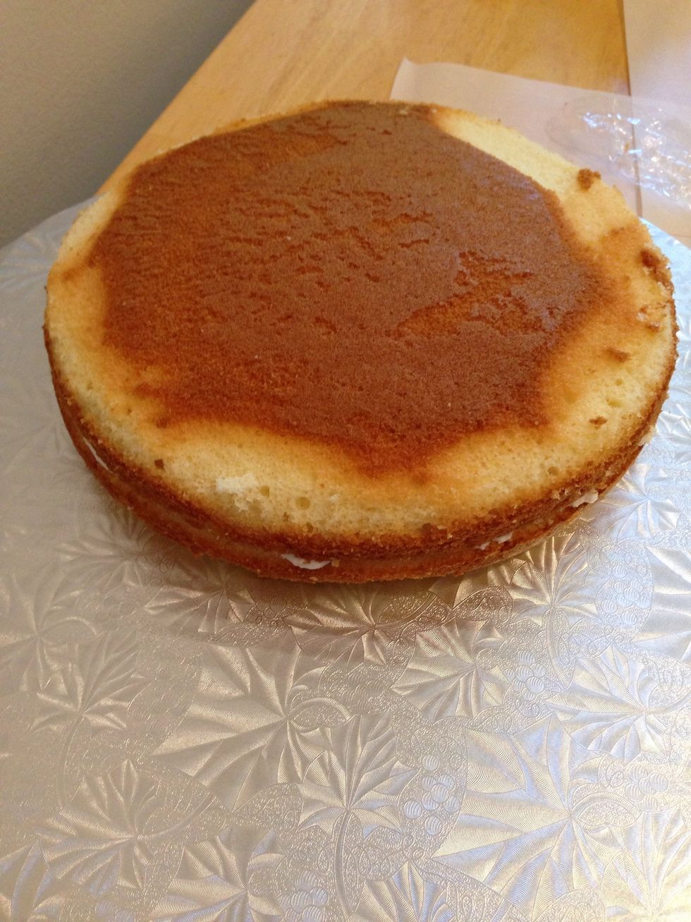 Tort, fill and round off the edges of your cakes.