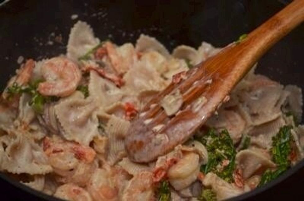 Toss drained pasta with your sauce and serve immediately.