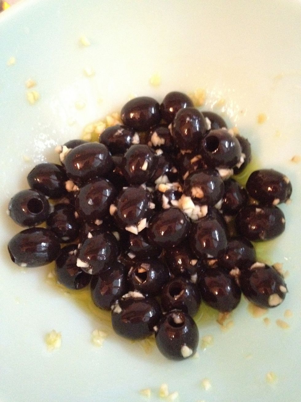 Toss to combine. If you use tomato add them now. However, if you add tomato you should only keep them in fridge up to 1 week.