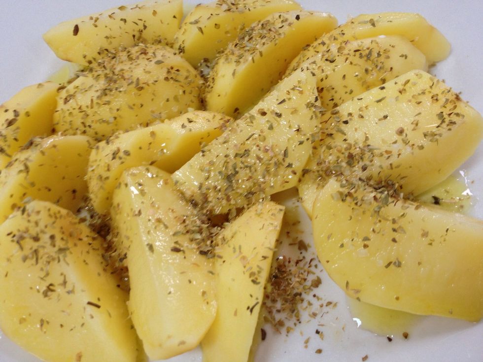 Toss toss and put this baby in a microwave for 15 minutes (on high). If you like some spicy kick, sprinkle some ground paprica