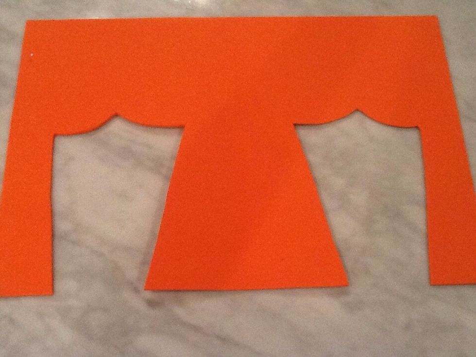 Trace the first foot onto the orange foam to get the second foot.