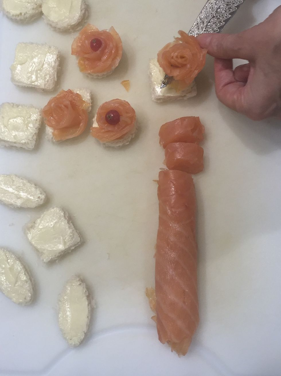 Transfer on the buttered bread