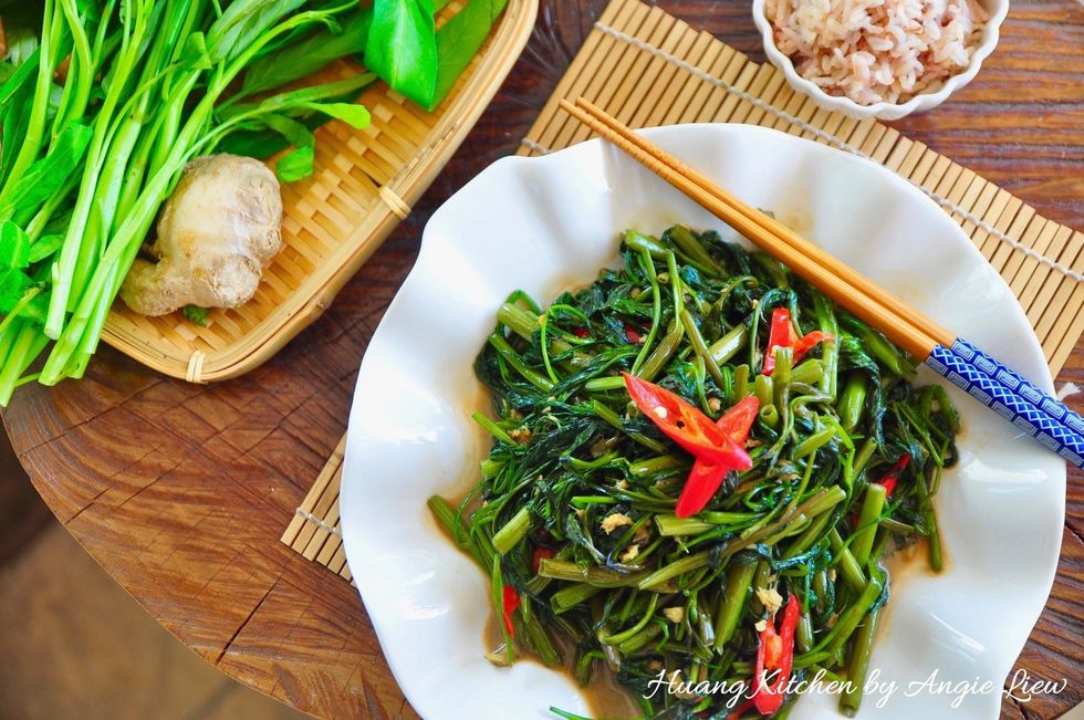 Transfer to plate and serve immediately with steamed rice. Do subscribe to the video on how to cook this in my Youtube channel at https://www.youtube.com/watch?v=KwnbAA9NIN4 ENJOY!