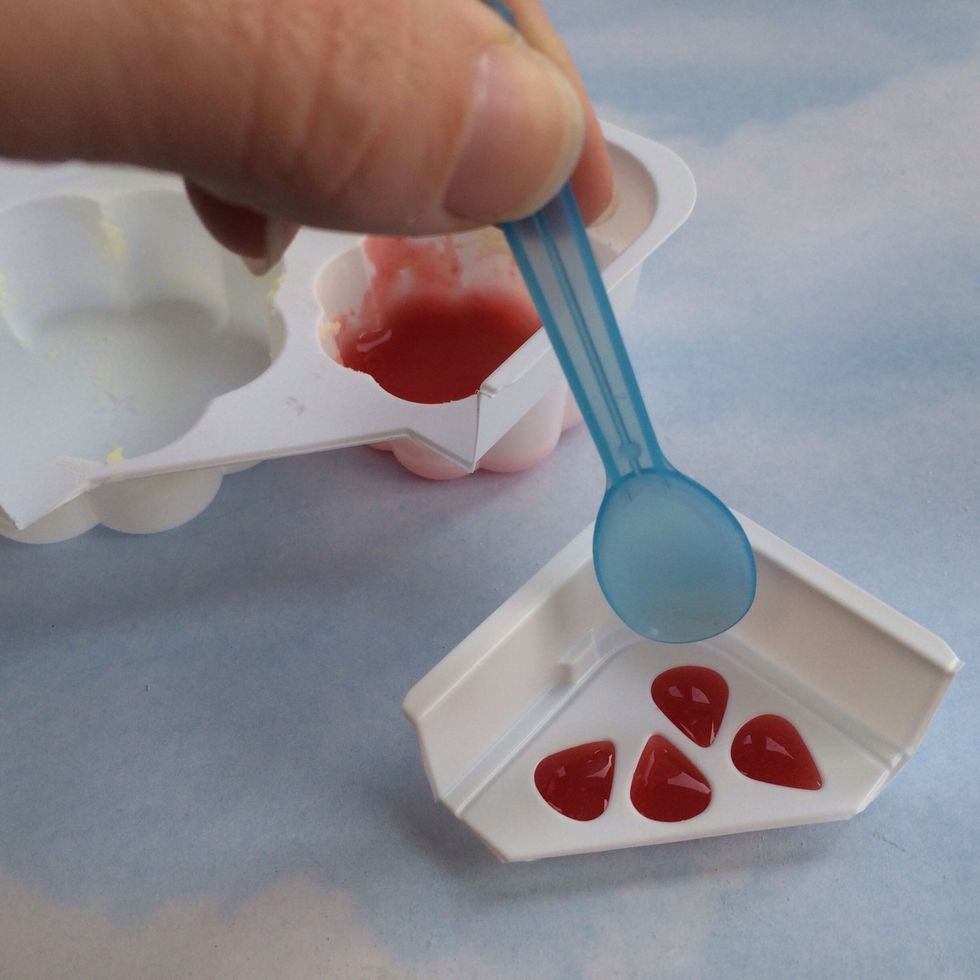 Transport Berry Mix to Berry Mold Quickly Before it Sets