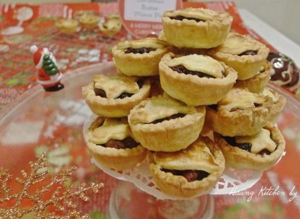 Treat your family and friends with this wonderful dessert for the holidays and on Christmas. They are so good that even those who do not care for mincemeat pie just loves it.