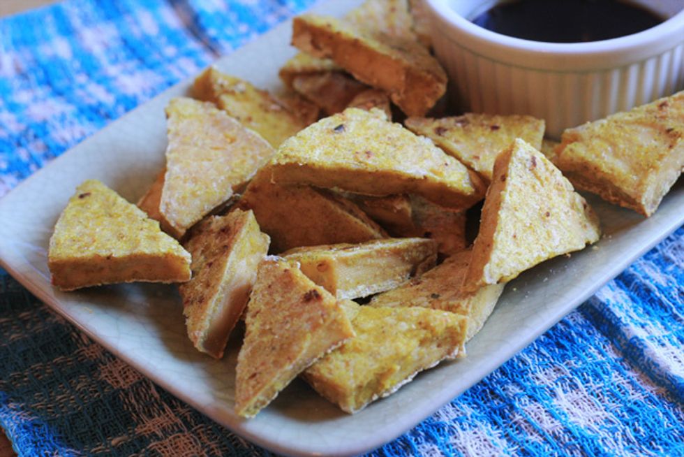 Try any of our World Seasonings blends with this recipe. You can eat crispy tofu by itself as a protein snack, or put them in rice dishes, noodle bowls or stir-fries! Enjoy!