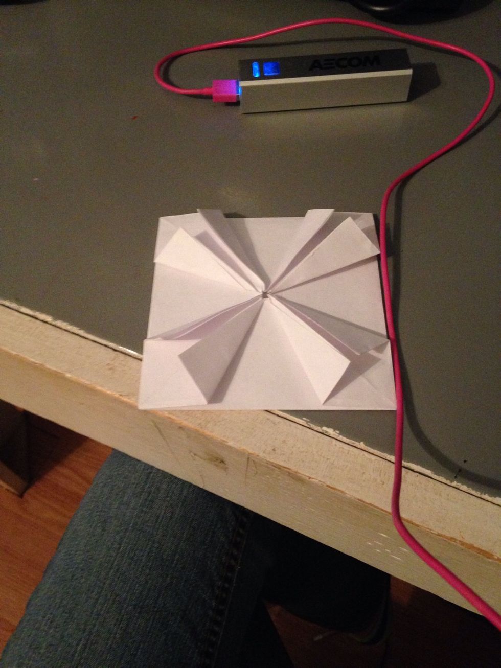 Tu papel debe verse as\u00ed. Your paper should look like this.