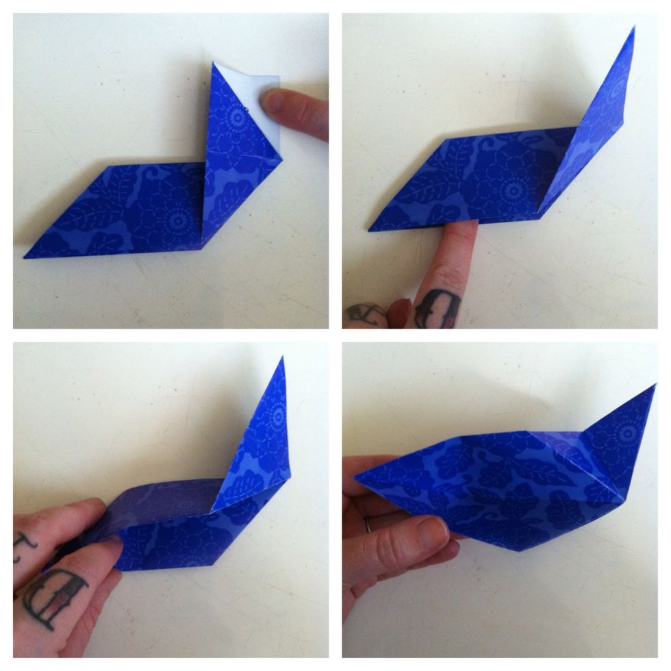 Tuck this white corner in (pic1). Open up the tray (pic2-4). Make a total of 5 units. Then connect...