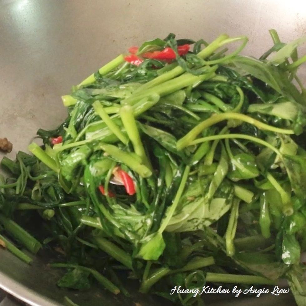 Turn off heat and give it a final toss. And we're done!