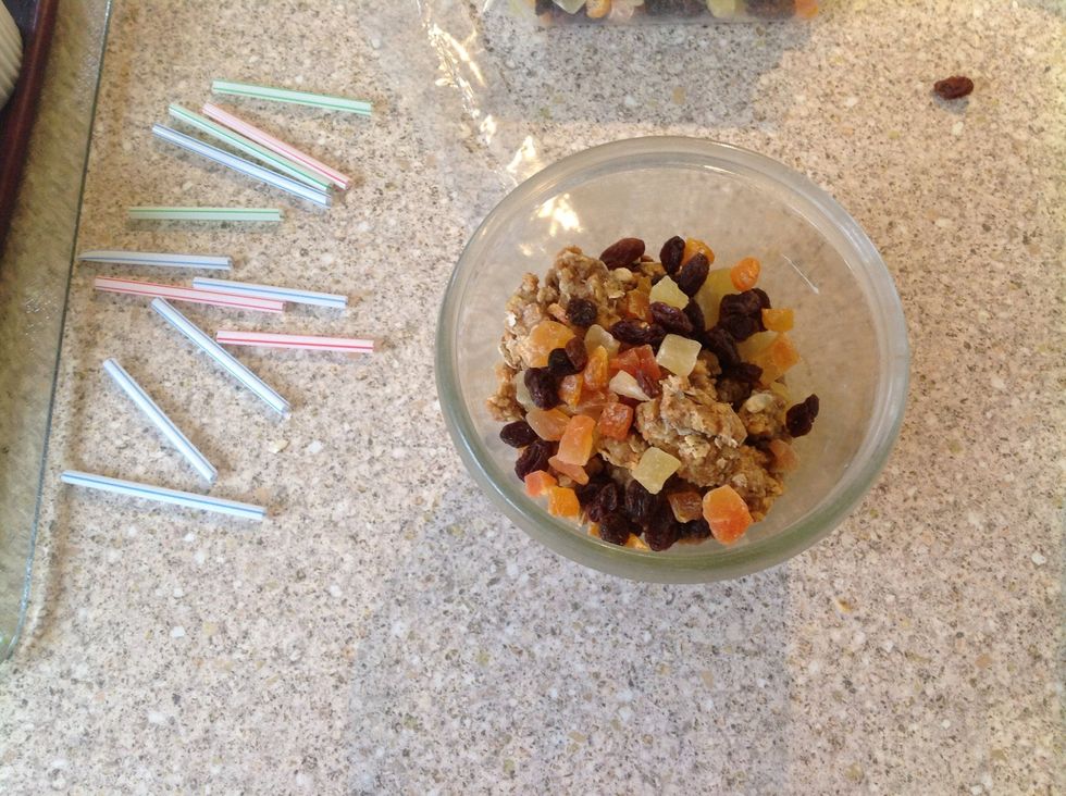 Turn off the heat, and add additional ingredients as you wish (such as bird seed). I've only added in 1 part of dried fruit and 2 spoonfuls of honey.