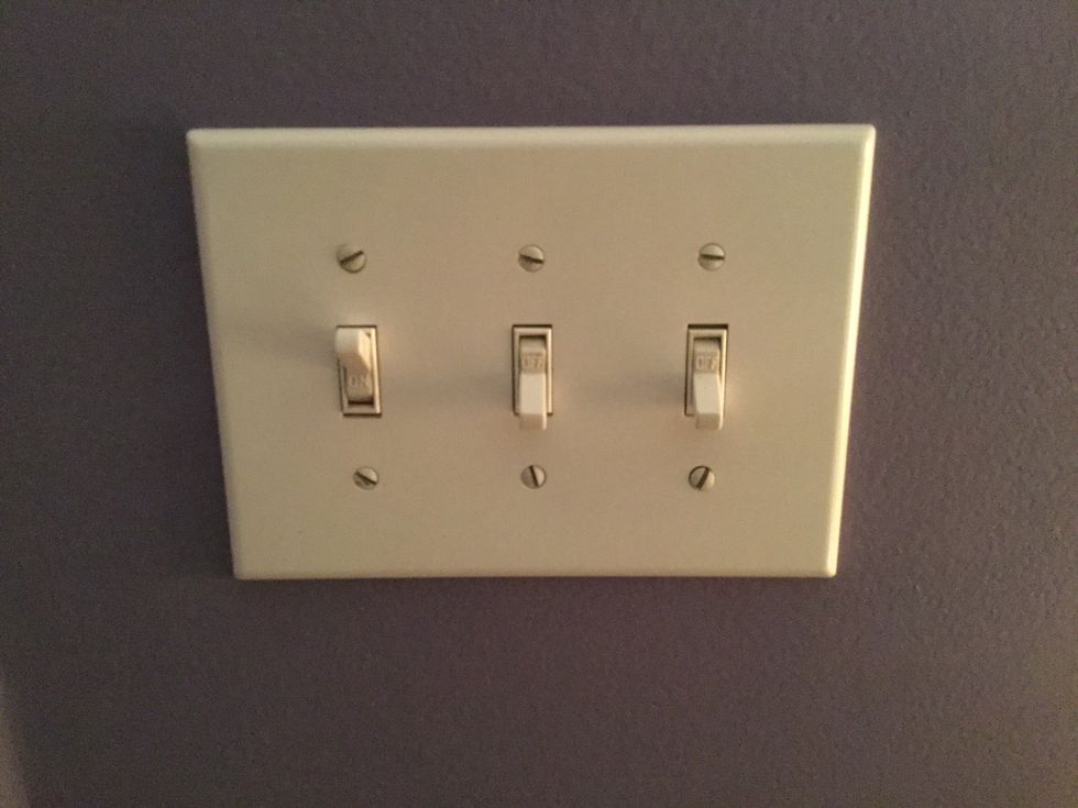 turn off the lights to see your phone screen on the wall