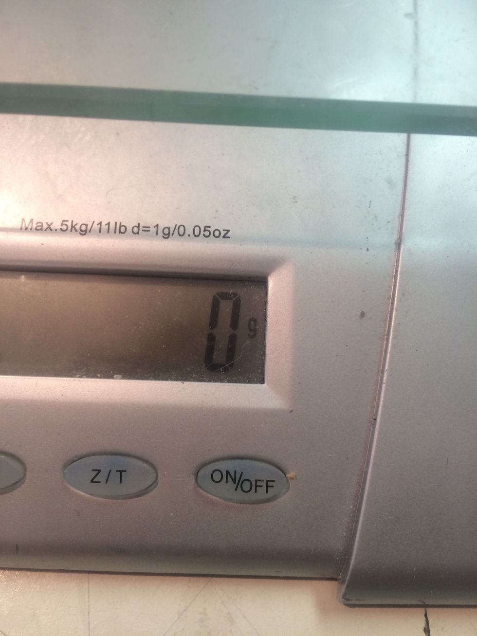 Turn on the digital scale