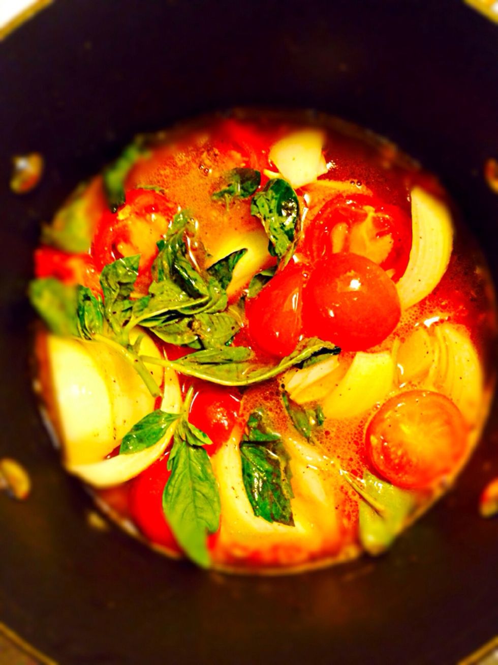 Turn on the heat to high, cover and bring to the boil. When boiling reduce the heat to medium low and cook for 30 minutes
