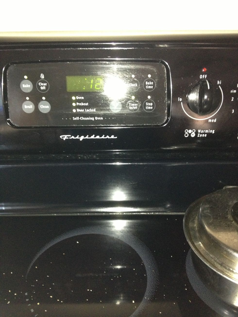 Turn on your timer to 10 or 12 minutes. Set it fir 375 degrees Fahrenheit.